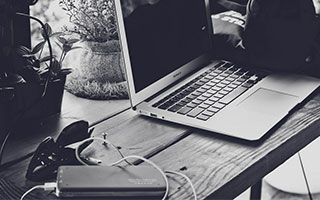 智慧优配最新消息官网:在线股票炒股配资门户-9月金股大数据出炉 电子断层式领跑 卖方建言“慢牛心态”